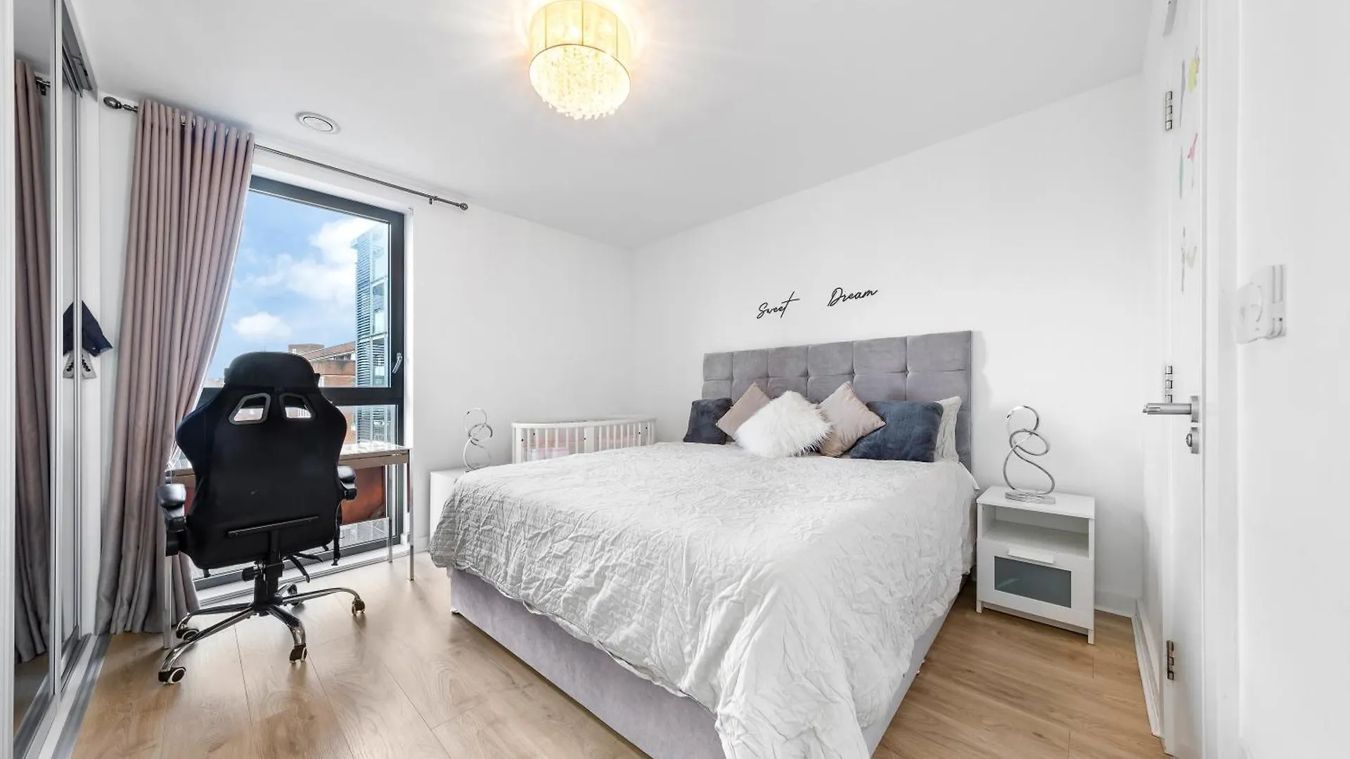 Spacious Modern 2Br Apartment In The Heart Of London United Kingdom