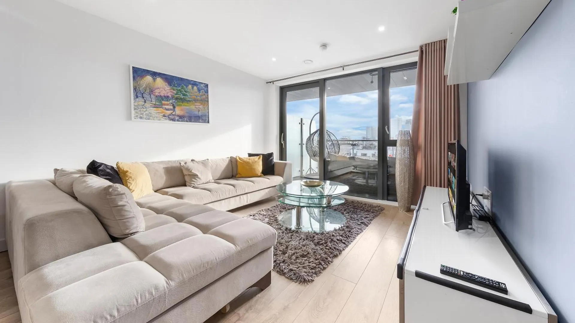 Spacious Modern 2Br Apartment In The Heart Of London 0*,  United Kingdom