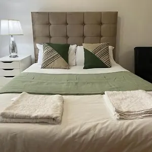  Apartamento Ensuite With Kitchen Ext Large With Balcony In Zone 2