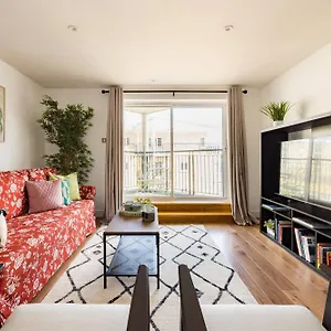  Apartment Wild Roses Service - East India